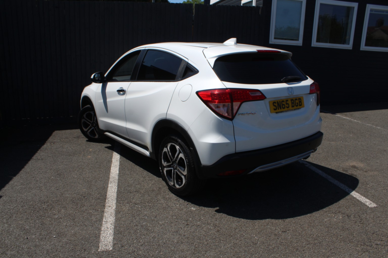 2015 Honda Hr-V 1.6 I-Dtec Se Navi in White — image 1
