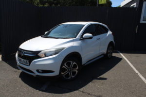 2015 Honda Hr-V 1.6 I-Dtec Se Navi in White — image 3