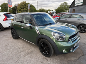 2016 MINI Countryman 2.0 Cooper Sd SUV 5dr Diesel Manual All4 Euro 5 (s/s) (143 Ps) in Green — image 3