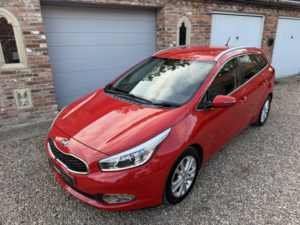 2015 Kia Ceed 1.6 Crdi Ecodynamics 2 in Red — image 2