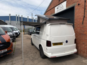 2019 Volkswagen Transporter 2.0 Tdi T30 Bluemotion Tech Startline Kombi Fwd Swb Euro 6 (s/s) 5dr in White — image 4