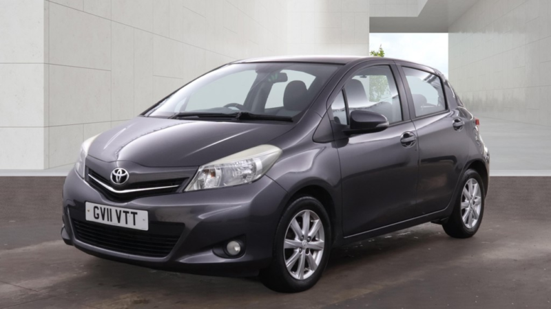 2011 Toyota Yaris 1.3 Dual Vvt-I T Spirit in Grey — image 1