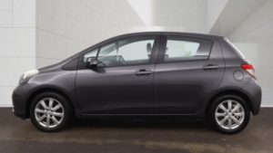 2011 Toyota Yaris 1.3 Dual Vvt-I T Spirit in Grey — image 3