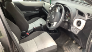 2011 Toyota Yaris 1.3 Dual Vvt-I T Spirit in Grey — image 4