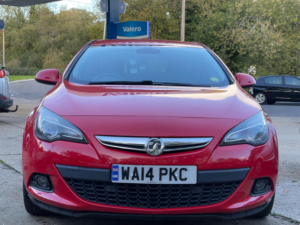 2014 Vauxhall Astra 2.0 Cdti Sri Euro 5 (s/s) 3dr in Red — image 2