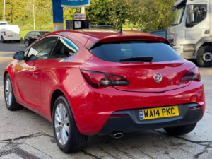 2014 Vauxhall Astra 2.0 Cdti Sri Euro 5 (s/s) 3dr in Red — image 4