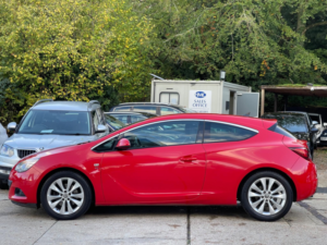 2014 Vauxhall Astra 2.0 Cdti Sri Euro 5 (s/s) 3dr in Red — image 5