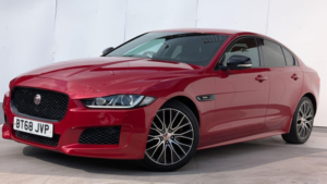 2019 Jaguar Xe 2.0d Landmark Auto Euro 6 (s/s) 4dr in Red — image 3