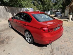 2017 BMW 3 Series 1.5 318i Sport Saloon in Red — image 5