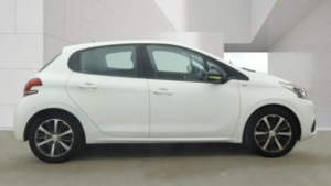 2016 Peugeot 208 1.2 Puretech Xs Lime in White — image 4
