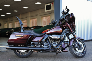 2025 Harley-Davidson Cvo Flhx Street Glide in Red — image 5