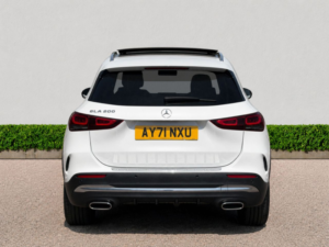 2021 Mercedes-Benz Gla 1.3 Gla200 Amg Line (premium Plus) SUV 5dr Petrol 7g-Dct Euro 6 (s/s) (163 Ps) in White — image 6