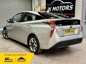 2018 Toyota Prius 1.8 Vvt-H Business Edition Plus CVT Euro 6 (s/s) 5dr (15in Alloy) in Silver — image 3