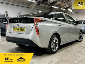2018 Toyota Prius 1.8 Vvt-H Business Edition Plus CVT Euro 6 (s/s) 5dr (15in Alloy) in Silver — image 4
