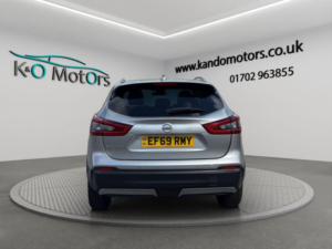 2020 Nissan Qashqai 1.3 Dig-T N-Connecta Euro 6 (s/s) 5dr in Silver — image 5