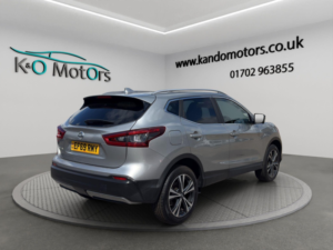 2020 Nissan Qashqai 1.3 Dig-T N-Connecta Euro 6 (s/s) 5dr in Silver — image 6