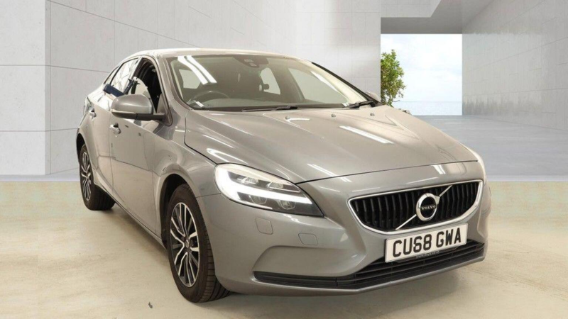 2018 Volvo V40 2.0 D2 Momentum Nav Plus Auto Euro 6 (s/s) 5dr in Grey — image 1