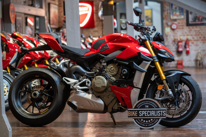 2023 Ducati Streetfighter V4s *1 Former Keeper - Low Mileage* in Red — image 1