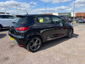 2015 Renault Clio 1.5 Dci Dynamique S Medianav Euro 5 (s/s) 5dr in Black — image 5