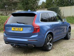 2017 Volvo Xc90 2.0 R-Design D5 Powerpulse AWD in Blue — image 3