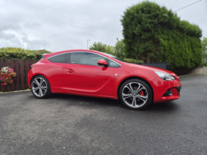 2017 Vauxhall Astra Gtc 1.6 Cdti Ecoflex Limited Edition in Red — image 3