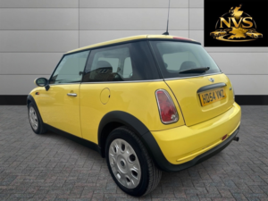 2004 MINI Hatch 1.6 One Hatch in Yellow — image 5
