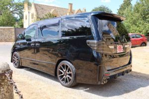 2014 Toyota Alphard 240s Gs 7 Seats in Black — image 4