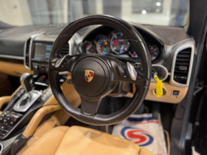 2014 Porsche Cayenne 3.0 Td V6 Platinum Edition Tiptronics 4WD Euro 6 (s/s) 5dr in Black — image 2