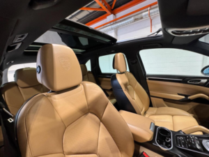 2014 Porsche Cayenne 3.0 Td V6 Platinum Edition Tiptronics 4WD Euro 6 (s/s) 5dr in Black — image 4