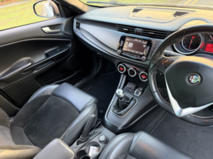 2015 Alfa Romeo Giulietta 2.0 Giulietta 2.0 Jtdm-2 150 Bhp Qv Line in Silver — image 6