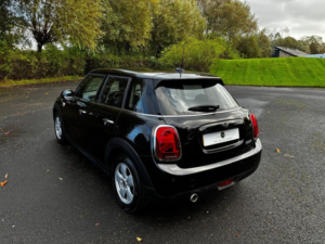 2019 MINI Hatch 1.5 Cooper Classic Hatchback 5dr Petrol Manual Euro 6 (s/s) (136 Ps) in Black — image 6