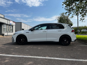 2020 Volkswagen Golf 1.5 Golf R-Line Tsi 5dr in White — image 2