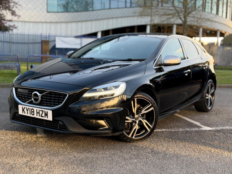 2018 Volvo V40 2.0 D4 R-Design Pro Auto Euro 6 (s/s) 5dr in Black — image 1