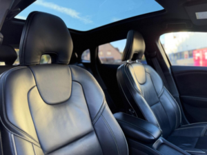 2018 Volvo V40 2.0 D4 R-Design Pro Auto Euro 6 (s/s) 5dr in Black — image 2