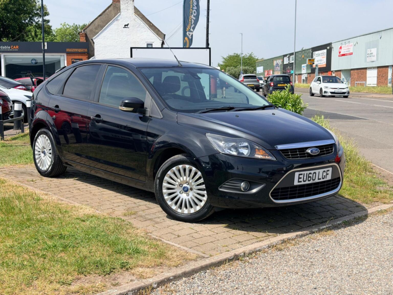 2010 Ford Focus 2.0 Titanium 5dr in Black — image 1