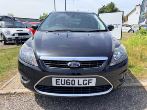 2010 Ford Focus 2.0 Titanium 5dr in Black — image 2