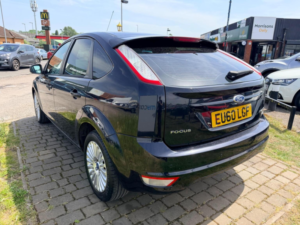 2010 Ford Focus 2.0 Titanium 5dr in Black — image 4