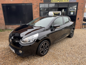 2015 Renault Clio 1.5 Dynamique Medianav Dci 90 Stop & Start in Black — image 3