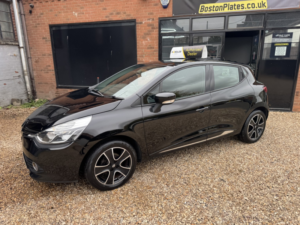 2015 Renault Clio 1.5 Dynamique Medianav Dci 90 Stop & Start in Black — image 4