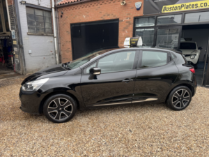 2015 Renault Clio 1.5 Dynamique Medianav Dci 90 Stop & Start in Black — image 5
