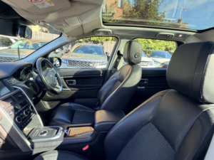 2017 Land Rover Discovery Sport Td4 Se Tech in Black — image 3