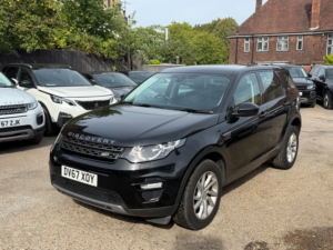 2017 Land Rover Discovery Sport Td4 Se Tech in Black — image 6