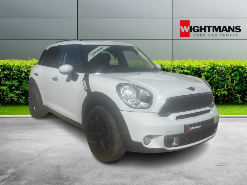 2013 MINI Countryman 2.0 Cooper Sd Countryman in White — image 1