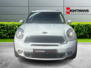 2013 MINI Countryman 2.0 Cooper Sd Countryman in White — image 2