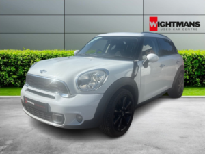 2013 MINI Countryman 2.0 Cooper Sd Countryman in White — image 3