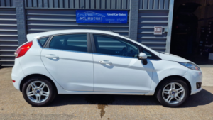 2013 Ford Fiesta 1.3 Zetec in White — image 5