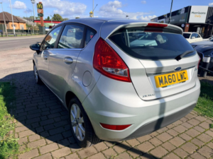 2010 Ford Fiesta 1.25 Zetec 5dr in Silver — image 2