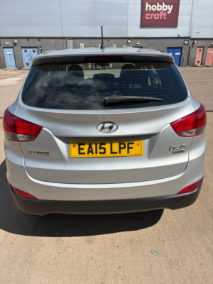 2015 Hyundai Ix35 1.7 Crdi S SUV 5dr Diesel Manual Euro 5 (s/s) (115 Ps) in Silver — image 4