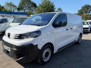 2024 Peugeot Expert E- Professional — image 2