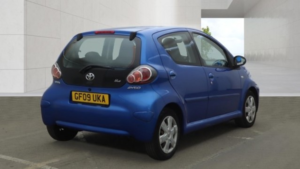 2009 Toyota Aygo 1.0 Vvt-I Blue Automatic in Blue — image 4